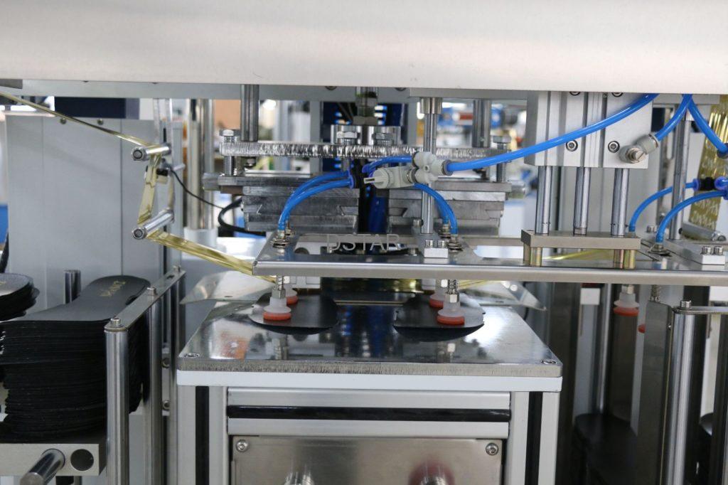 Automatic insole hot foil stamping machine DX-HTMXD - Applications - 6